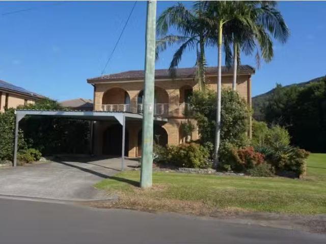 Rental! 4 BR 32 Meadow Street, Corrimal House for rent Listed.
