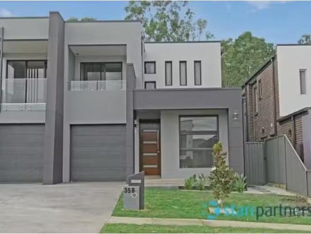 Charming 4 BR 35B Maidenhair Ave, DENHAM COURT House for rent.
