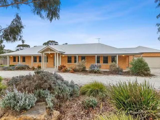 For Rent! 4 BR 36 Geelong Road, Bannockburn, VIC 3331 House.