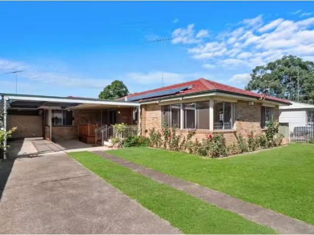 Deal! 4 BR 36 Valder Avenue, Hobartville House for rent Liste.