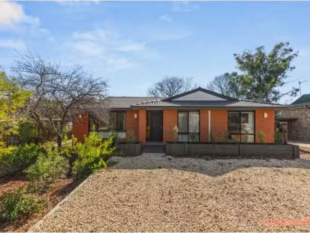 Just in! 4 BR 37 Beirne Street, Monash House for rent Listed.