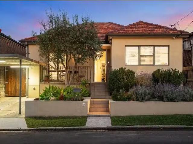 Just in! 4 BR 38 Richmond Street, Earlwood House for rent Lis.
