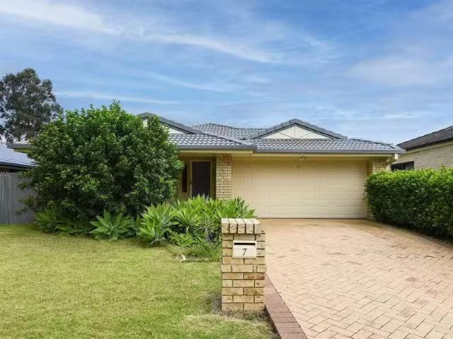 Unique 4 BR 7 Woodland Close, Bracken Ridge, QLD 4017 House.