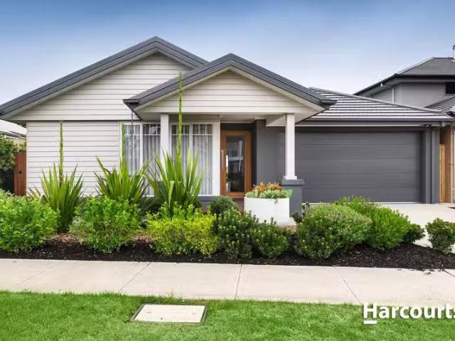 Deal! 4 BR 7 Clements Street, Officer South, VIC 3809 House.