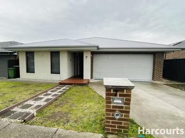 Nice 4 BR 7 Mcallister Drive, CRANBOURNE EAST, VIC 3977 Hous.
