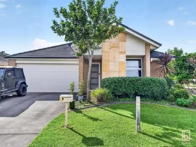 Unique 4 BR 7 Minorca Circuit, HAMLYN TERRACE House for rent.