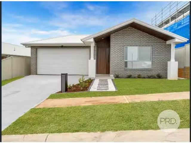 Cozy 4 BR 7 Skyline St, MENANGLE PARK House for rent Listed b.