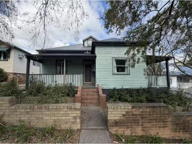 Unique 4 BR 7 St Heliers Street, Muswellbrook House for rent.