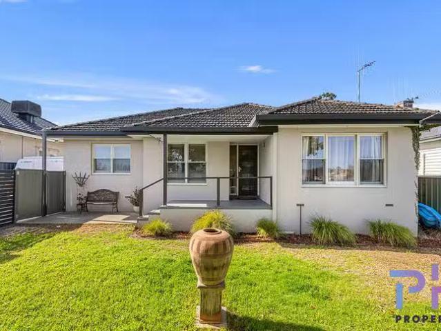 Cozy 4 BR 47 Condon Street, Kennington, VIC 3550