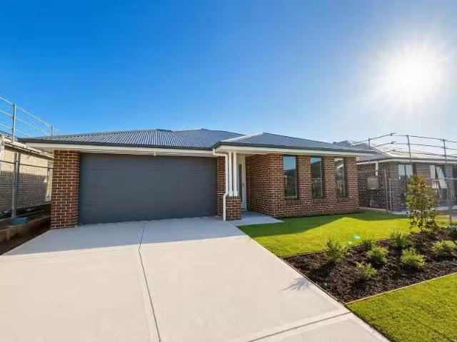 Nice 4 BR 47 Cessna Avenue, Cooranbong House for rent Listed.