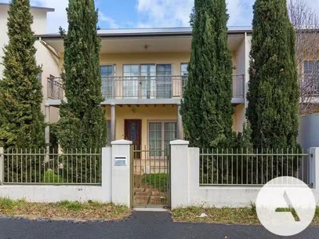 Nice 4 BR 47 Nellie Hamilton Avenue, Gungahlin, ACT 2912