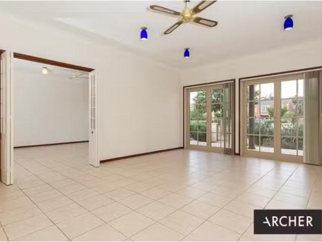 Just in! 4 BR 49 Nellie Hamilton Avenue, GUNGAHLIN House for r.