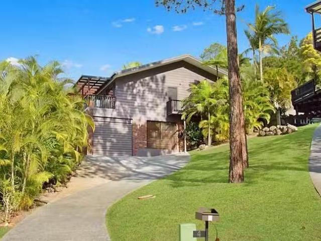 Nice 4 BR 4 Tammin Place, Elanora, QLD 4221