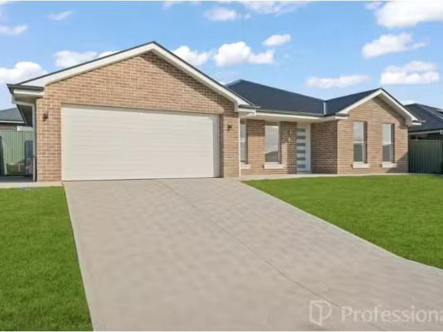 Nice 4 BR 4 Twynam Avenue, Windradyne House for rent Listed b.