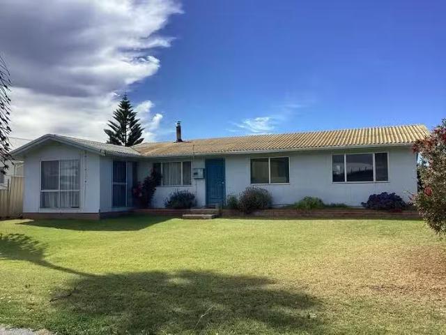 Just in! 4 BR 4 Dawn Street, Hopetoun, WA 6348