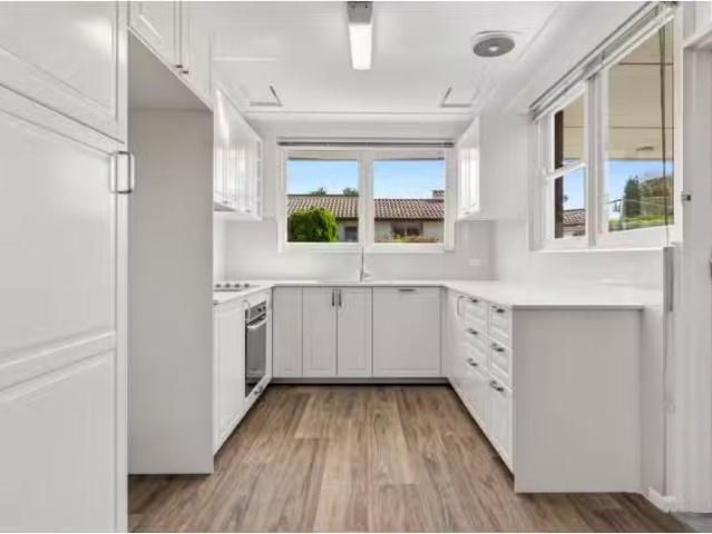 Cozy 4 BR 4 Galway Avenue, KILLARNEY HEIGHTS House for rent L.
