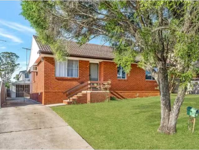 For Rent! 4 BR 4 Gardiner Crescent, Fairfield West House for r.