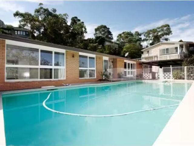 Unique 4 BR 4 Knight Place, Castlecrag House for rent Listed.