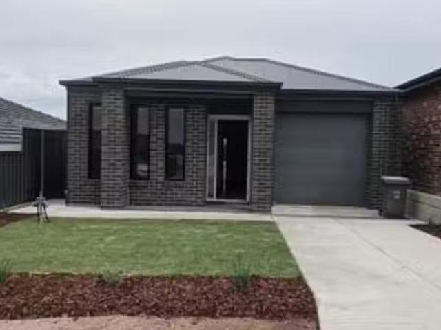 Charming 4 BR 4A Rondo Avenue, Findon, SA 5023
