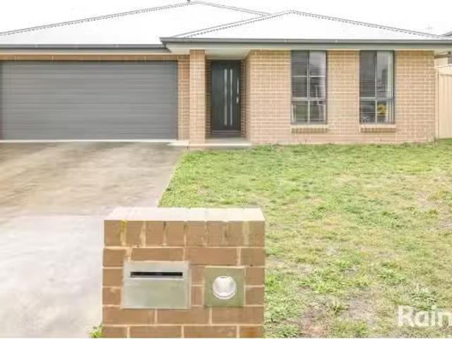 Just in! 4 BR 53 Amber Close, KELSO House for rent Listed by.
