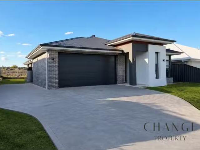 Cheap 4 BR 59 Cessna Avenue, Cooranbong House for rent Listed.