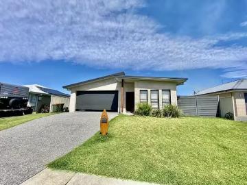 Tuggerah Lake, Jilliby, Wyong Region, Snapper Island