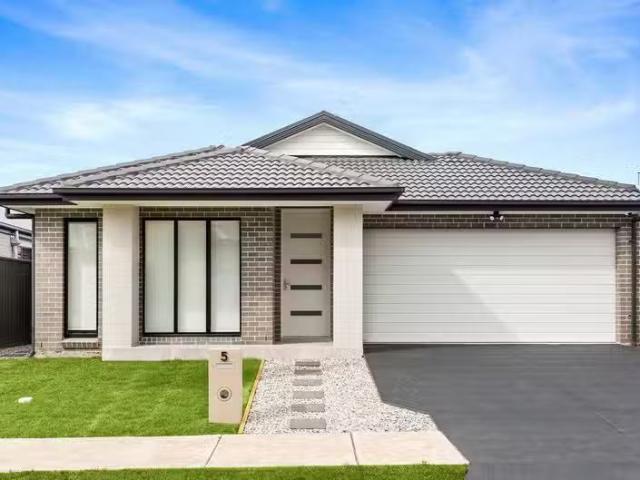 Cozy 4 BR 5 Bentwing Road, Huntley, NSW 2530 House for Rent