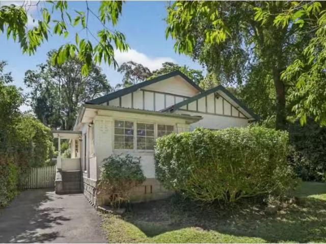 Nice 4 BR 5 Cudgee St, Turramurra House for rent Listed by Wa.