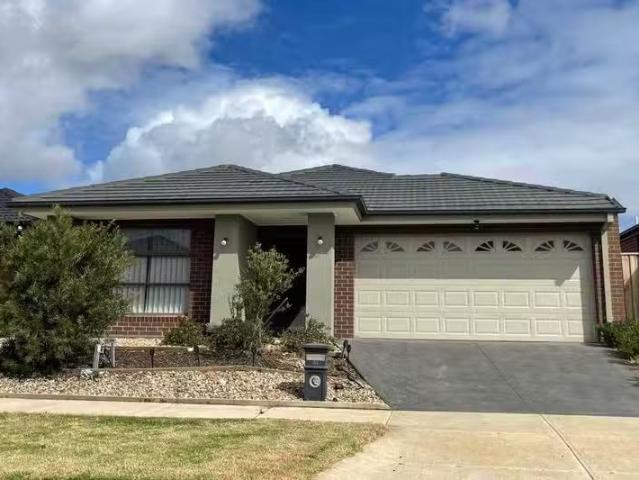 For Rent! 4 BR 61 Ambassador Crescent, POINT COOK, VIC 3030.