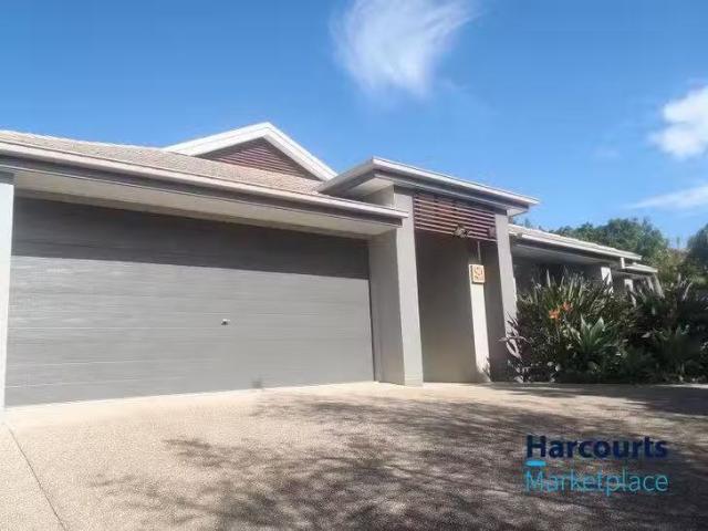 Deal! 4 BR 61 Pine County Place, Bellbowrie, QLD 4070