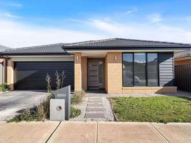 Cozy 4 BR 6 Caprara Street, Kalkallo, VIC 3064
