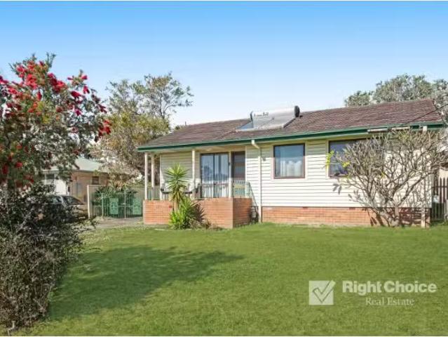 Just in! 4 BR 80 Bradman Avenue, Warilla House for rent Liste.