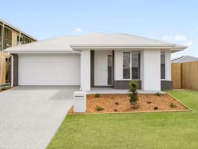 For Rent! 4 BR 8 Hamersley Road, YARRABILBA, QLD 4207 House.