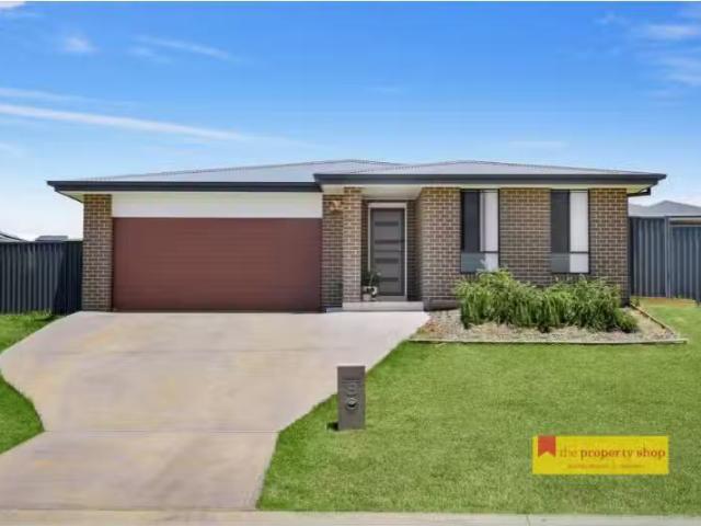 Rental! 4 BR 8 Hosking Street, Mudgee House for rent Listed b.