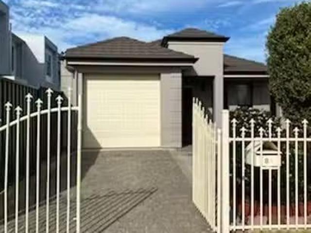 Cozy 4 BR 8A Shalford Terrace, Campbelltown, SA 5074