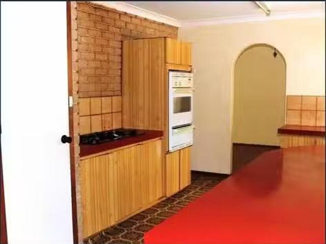 Deal! 4 BR 95 Jasmine Loop, Willetton, WA 6155