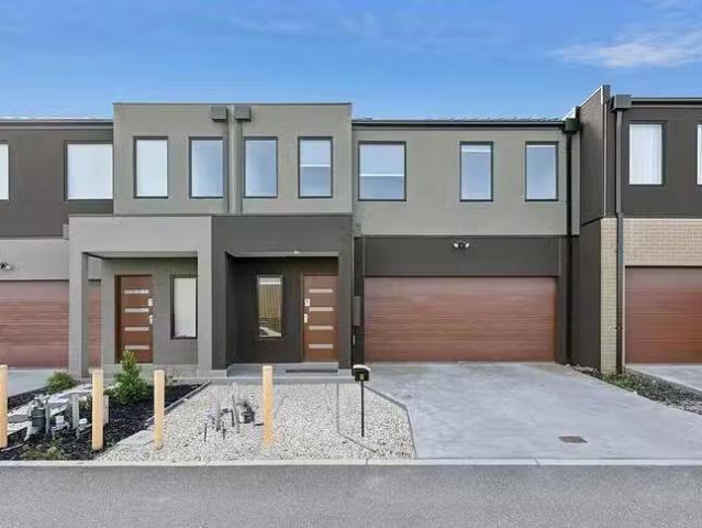 Rental! 4 BR 9 Vita Place, Officer, VIC 3809