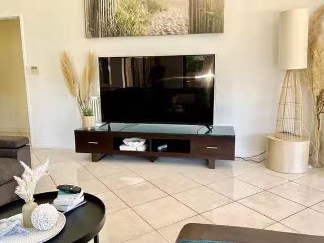 Cheap 4 BR Hillcrest Street