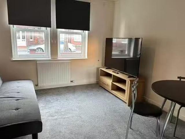 Cozy 4 BR Oxford Street