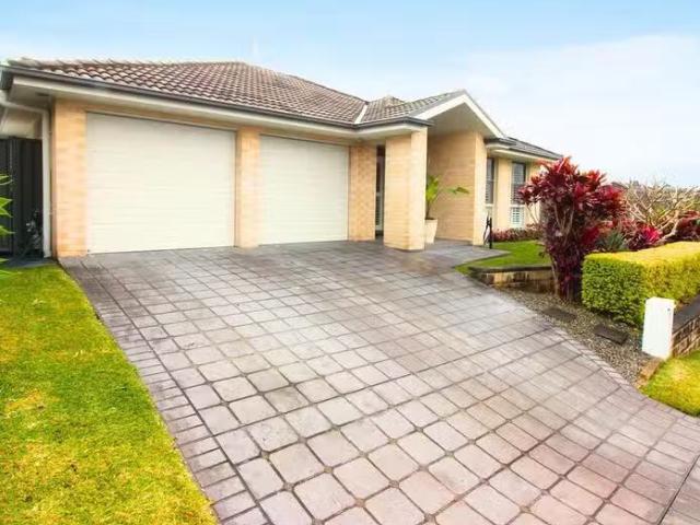 Cheap 4 Discovery Drive, Fletcher, NSW 2287