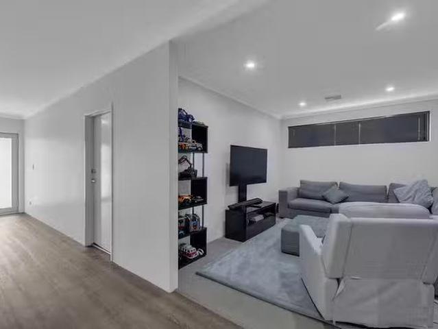 Deal! 4 Enkindle Loop, Baldivis, WA 6171