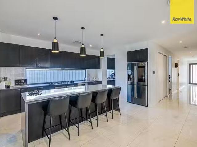 Rental! 4 Falcon Street, Rochedale, QLD 4123