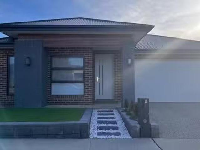 For Rent! 4 Harding Street, Mickleham, VIC 3064