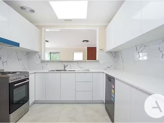 Cheap 4 Mackinolty St, Scullin House for rent Listed by Luke.