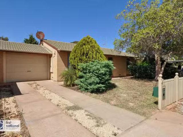 Nice 4 Mitford Court, Port Augusta West, SA 5700