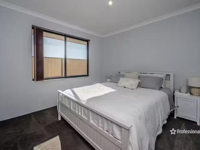 For Rent! 4 Starboard Way, Drummond Cove, WA 6532