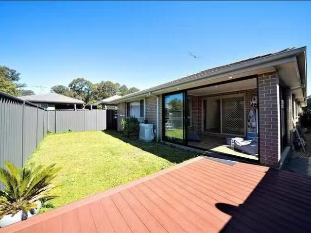 Charming 4 Stawell Street, Ropes Crossing, NSW 2760