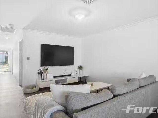 Cozy 4 Paluma Grove, Yanchep, WA 6035