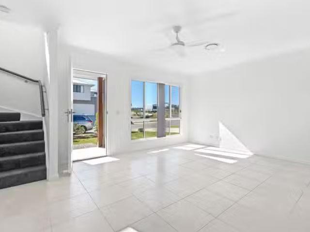 Cozy 4 Waterman Place, BROWNS PLAINS, QLD 4118 House for Rent