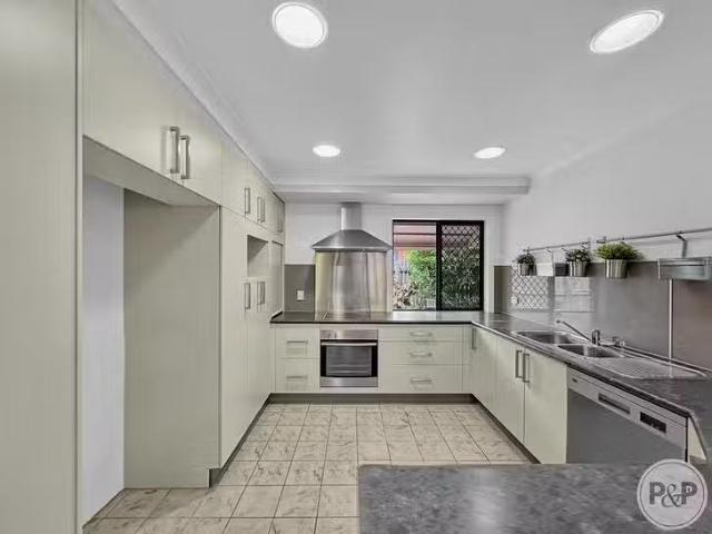 New 4 Villa Court, Kirwan, QLD 4817